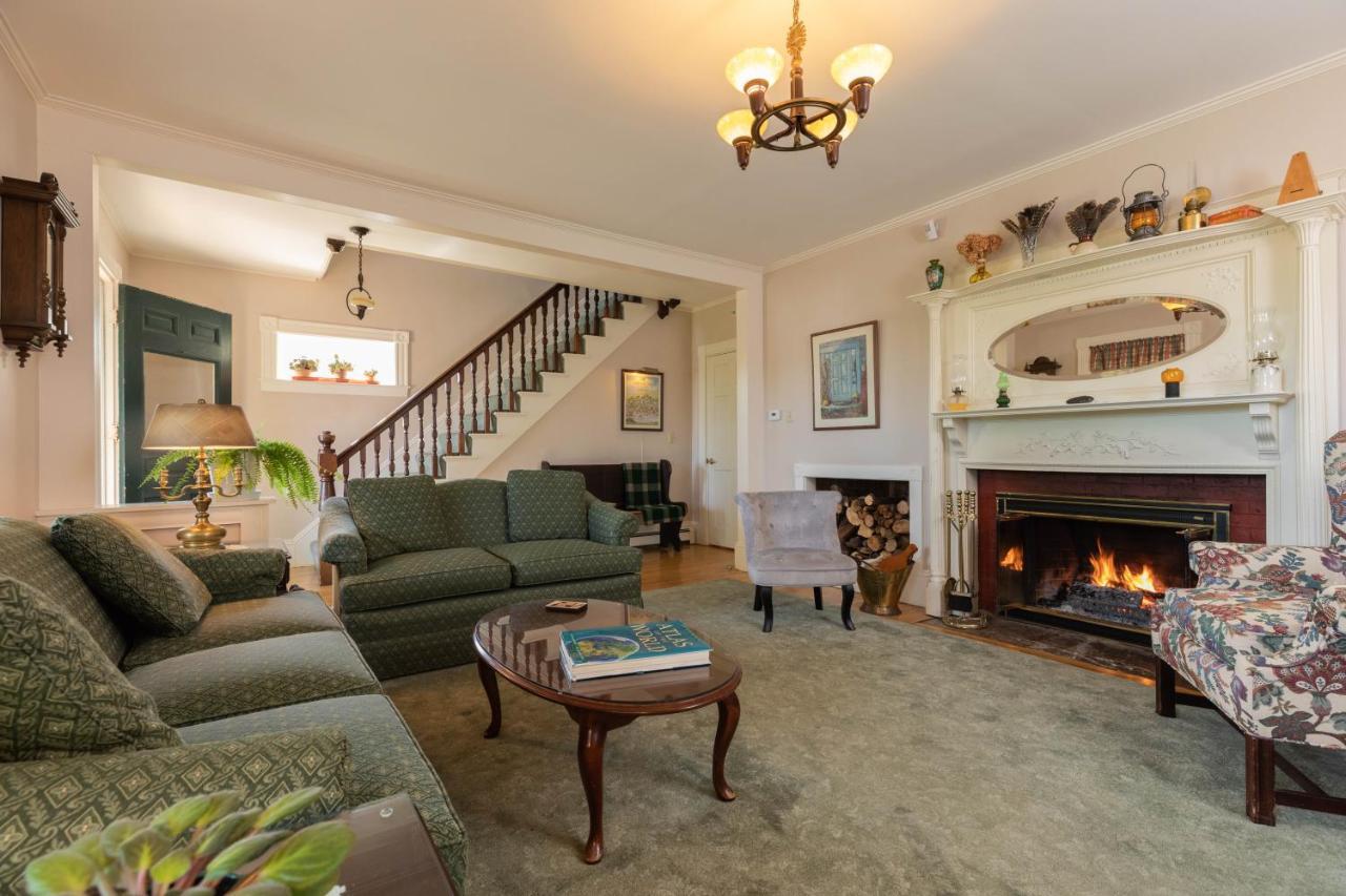Maple Hill Farm Inn Аугуста Екстериор снимка