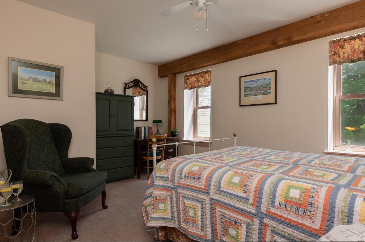 Maple Hill Farm Inn Аугуста Екстериор снимка